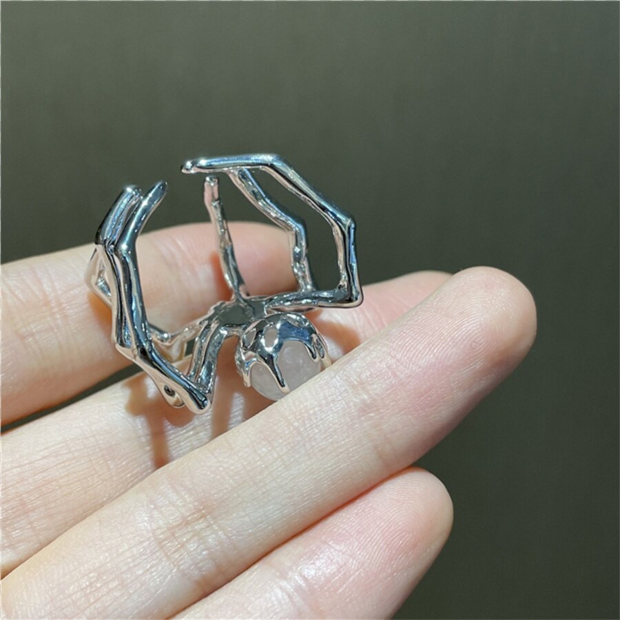 Gothic Spider Ring Symbolic Witchcraft Jewelry for Punk and Grunge Aesthetics