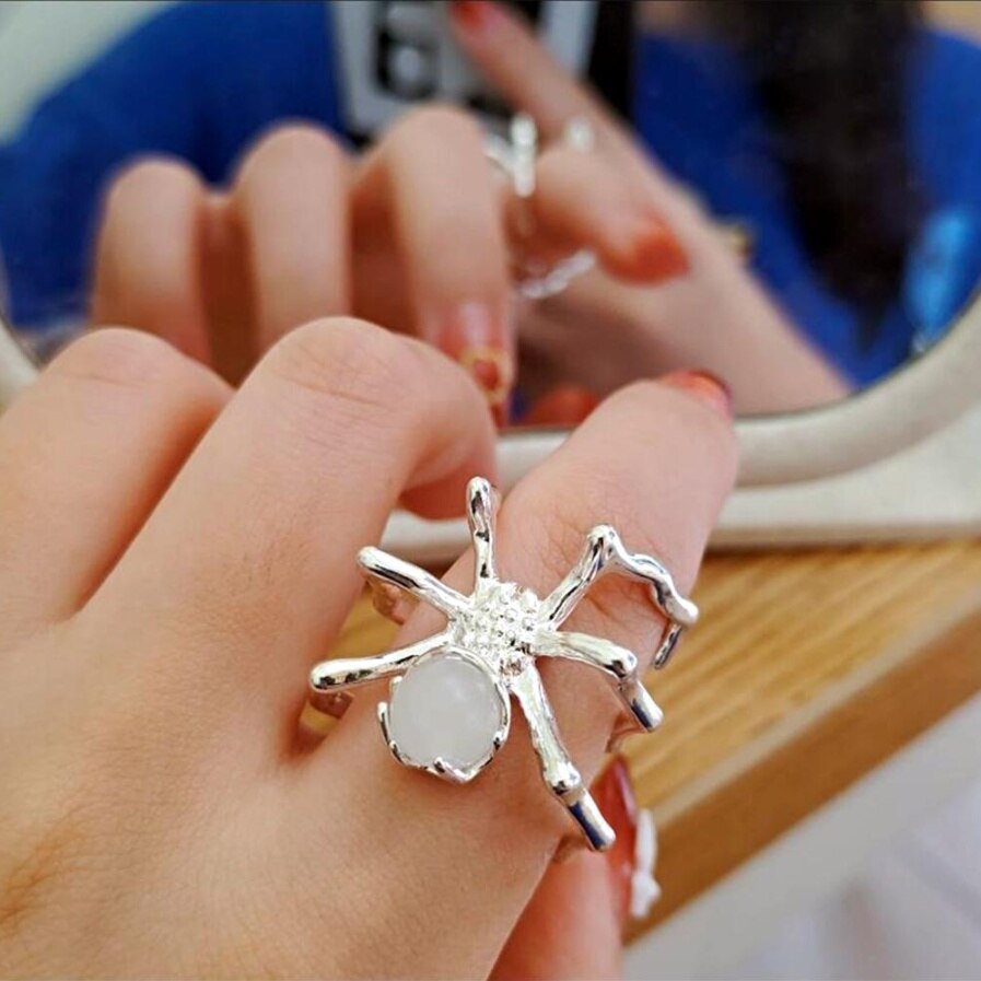 Gothic Spider Ring Symbolic Witchcraft Jewelry for Punk and Grunge Aesthetics